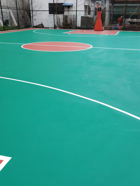 张店 球场长期使用易出现地面开裂